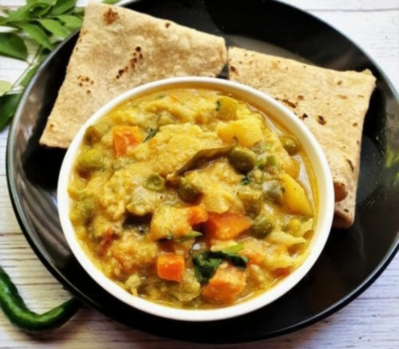 Murungai Keerai Chapati with Vegetable Kurma