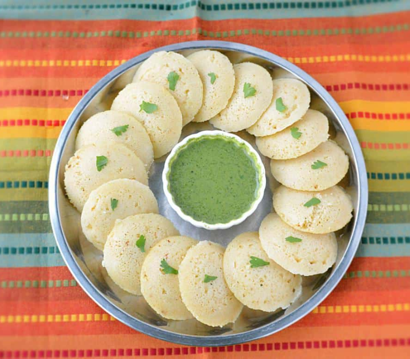 Seeraga Samba Idli (Non-rice grain substitute) with Curry Leaf Chutney